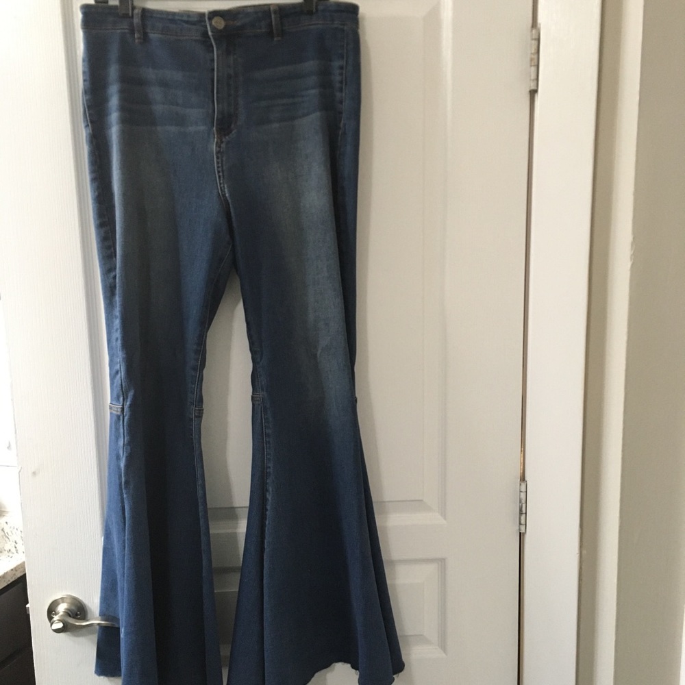 Baddie Bell Bottoms!